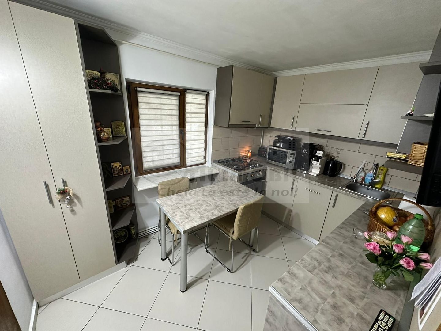 Apartament cu 4 camere/Spatiu birouri/ Cabinet - Nicolina-Str.Pompieri - Poză 1