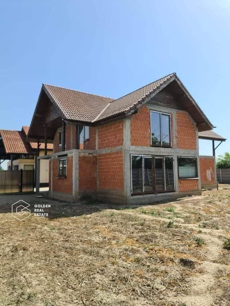 Casa la rosu P+M, 116 mp utili + 422 mp teren, Sânmihaiu Român - Poză 1