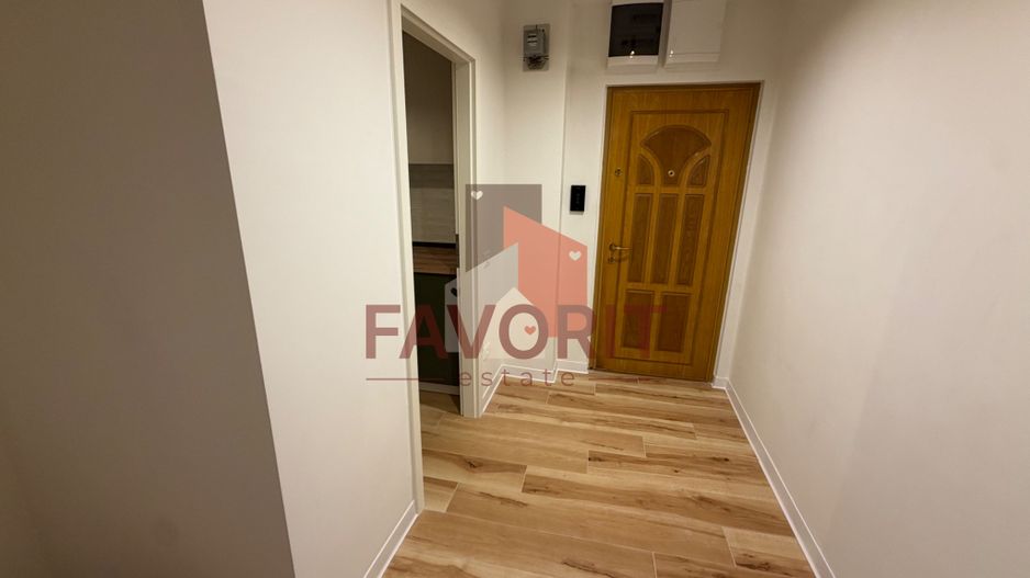 Disponibil imediat. Centrala proprie. Renovat integral - Poză 6