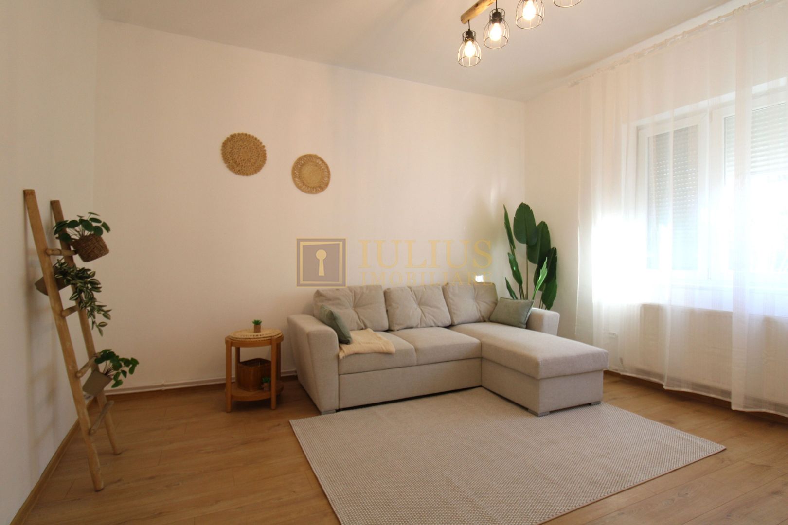 Zona Telegrafului, casa individuala, curte proprie, centrala proprie. - Poză 1