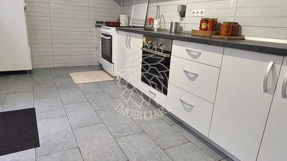 Casa 6 camere 244 mp+ Spatiu Comercial- teren 500 mp-Zona Han - Poză 10