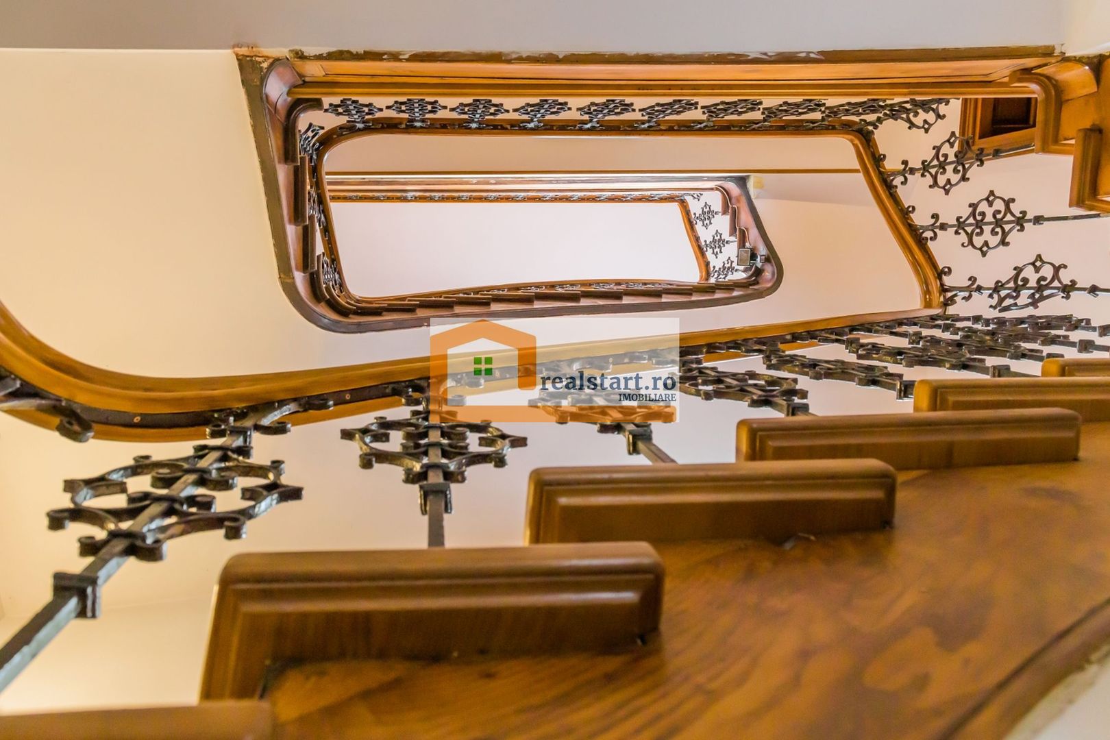 Ultracentral, ideal aparthotel, cabinet, birou sau mixt - Poză 4