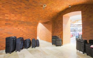 Sub mantia arhitecturala istorica a Cetatii Timisoarei, Spatiu comercial - Poză 14