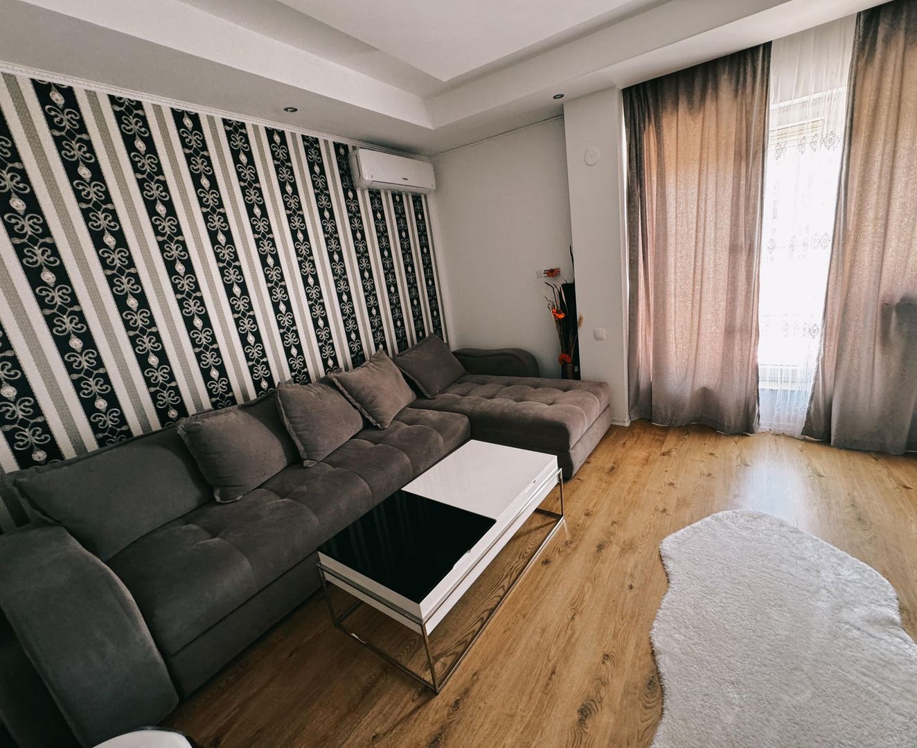 COSMOPOLIS - Apartament cu 3 camere, mobilat si utilat. - Poză 3