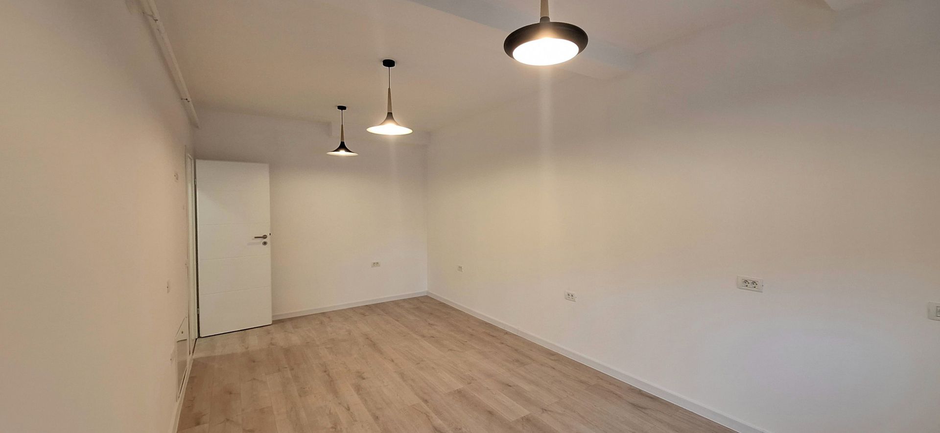 Apartament cu 3 camere si loc de parcare - Kaufland - Poză 13