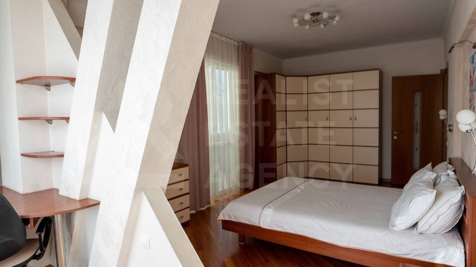 Chirie, apartament, 3 camere, str. Colina Puşkin, Centru - Poză 2
