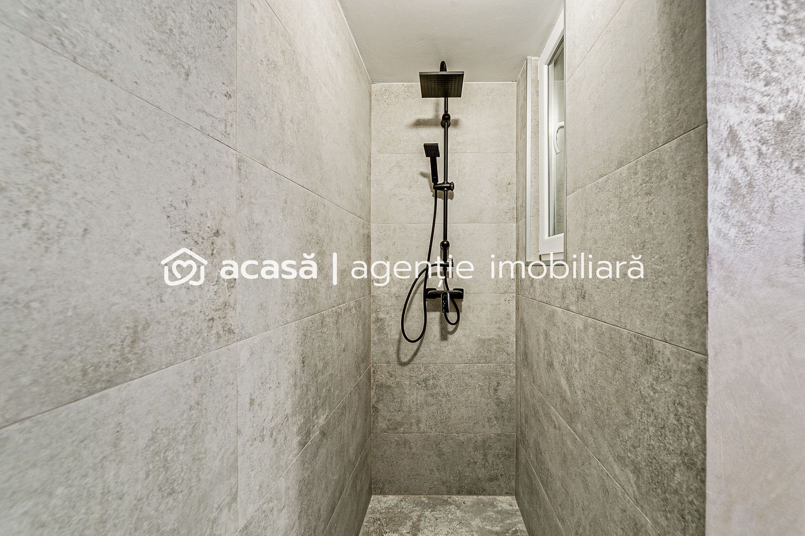 Apartament spațios în zonă centrală - Poză 9