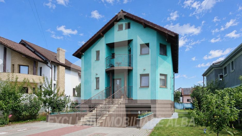 Casa individuala | 227 mp | Mobilata | Toate utilitatile | Cetate - Poză 1