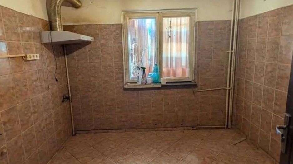 Aapartament 2 camere decomandat Rovine et 1 - Poză 2