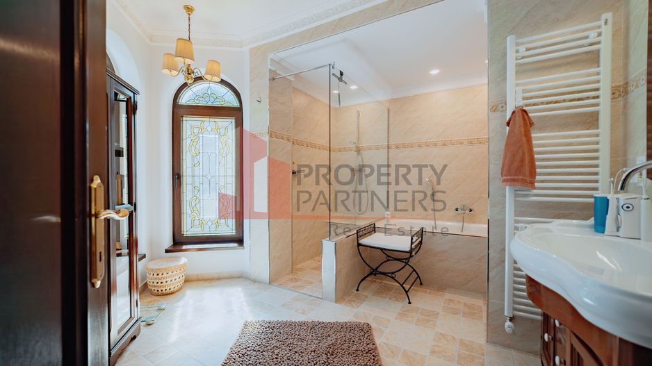 Proprietate de lux în Ghimbav, la doar 10 minute de Brașov - Poză 14