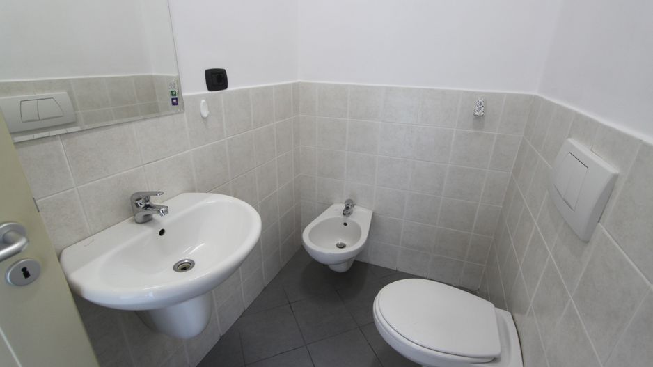 Birouri în vila - zona Balcescu - Poză 35