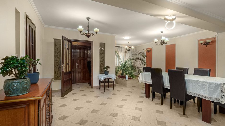 RAHOVA Salaj Vila 2007 S+P+1+M calitate superioara 370 mp - Poză 12