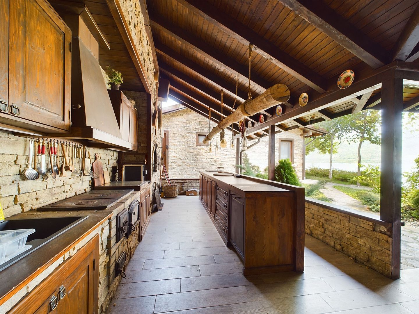 Pensiune de Lux pe Malul Dunării în Dubova - Poză 6