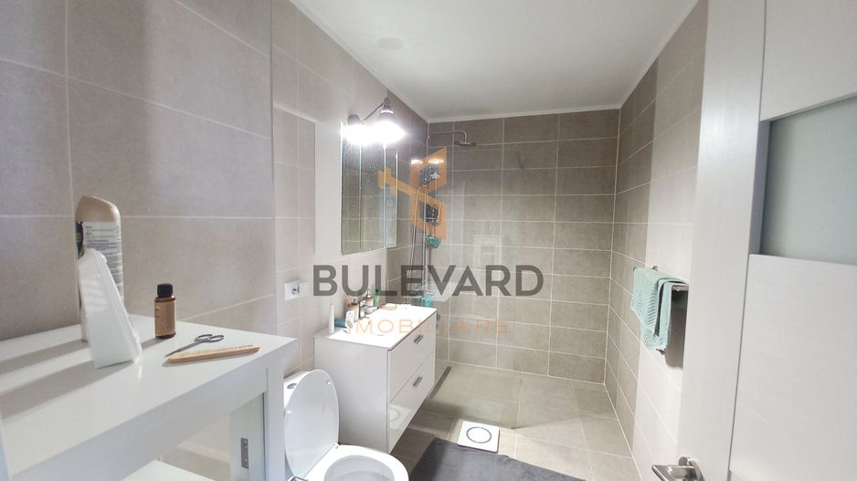 Apartament ultrafinisat 2 camere, terasa, zona semicentrala. - Poză 5