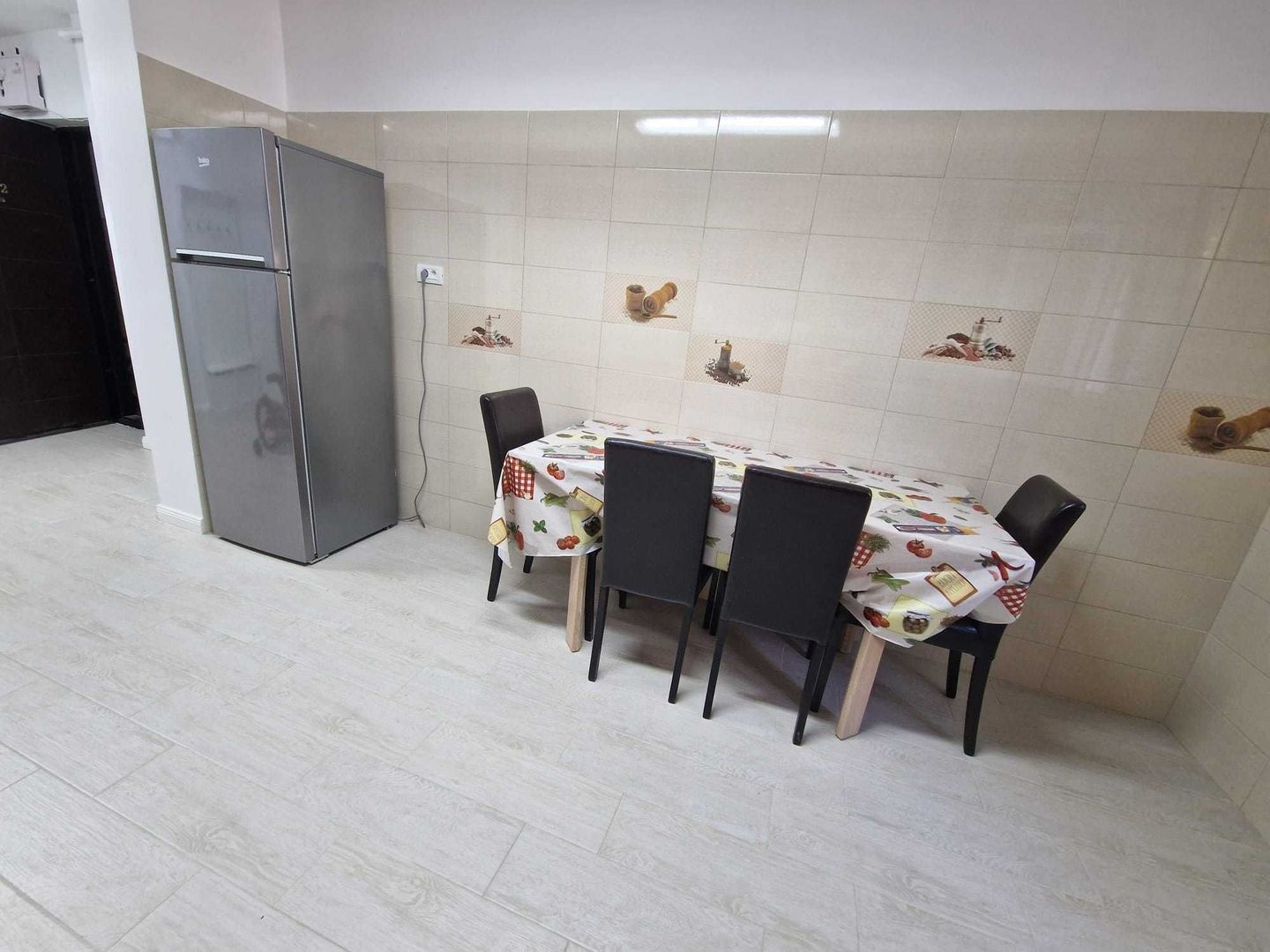 Apartament 2 camere in zona Dristor 9 minute de metrou renovat - Poză 5