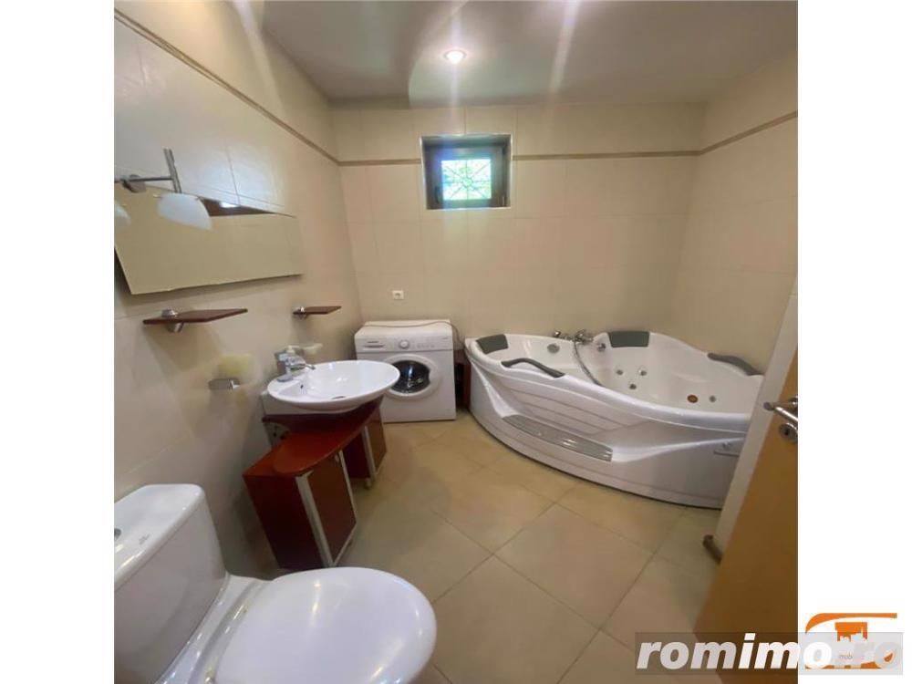 3 camere decomandat lux zona Medicina - CENTRALA PROPRIE - Poză 9