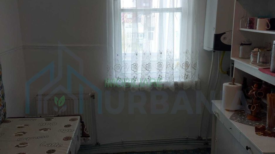 Apartament 3 camere de vânzare, Hârlău, etaj 4 - Poză 3