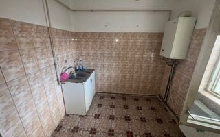 APARTAMENT 3 CAMERE ETAJ 2 GRUI  CAMPULUNG - Poză 6