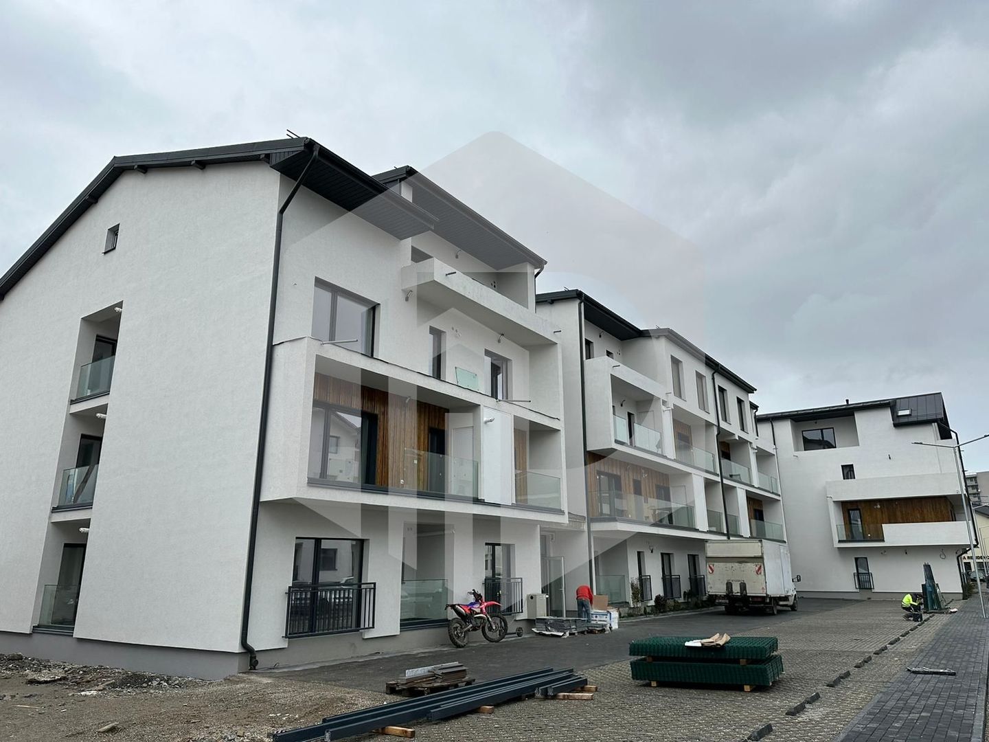 Apartament 3 camere-70mpu + balcon -Intabulat - Doamna Stanca/Rahovei - Poză 4