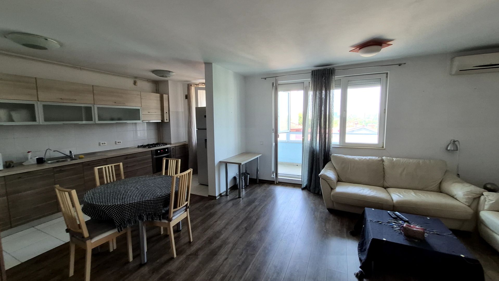 Apartament cu 2 camere 85 mp + 35 mp terasa si balconul + 2 locuri de parcare - Poză 3