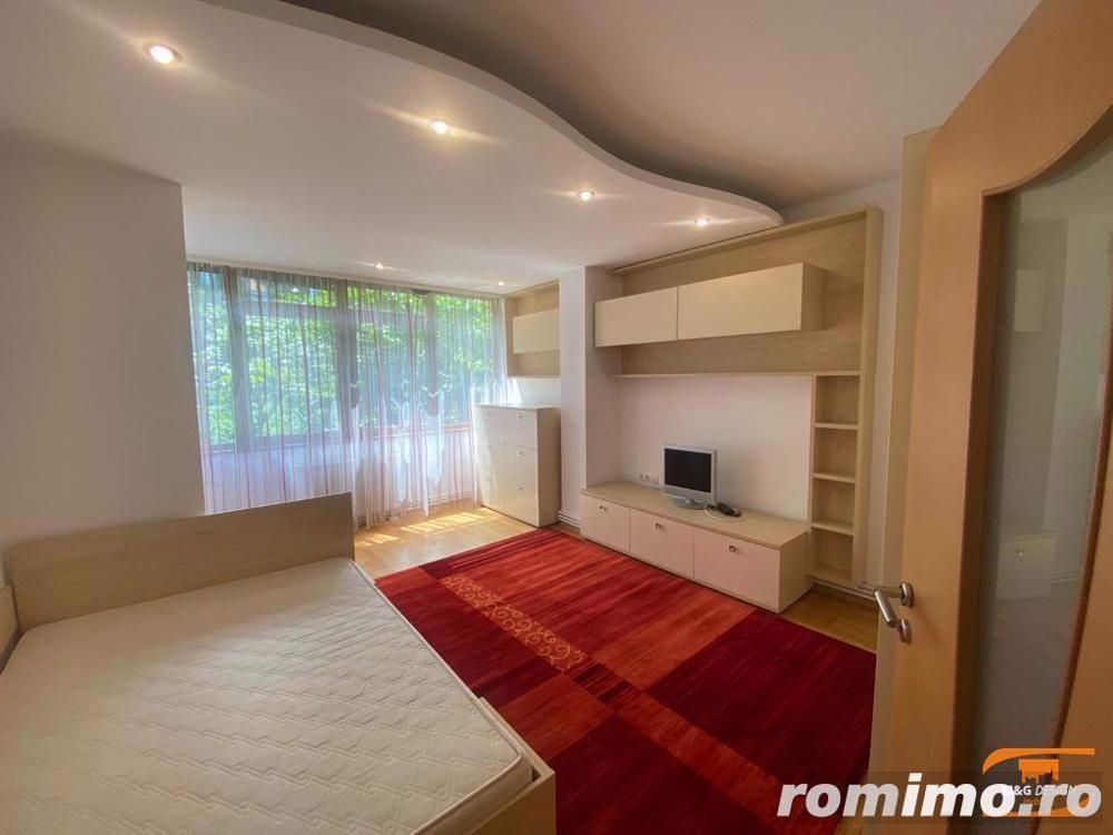 3 camere decomandat lux zona Medicina - CENTRALA PROPRIE - Poză 5