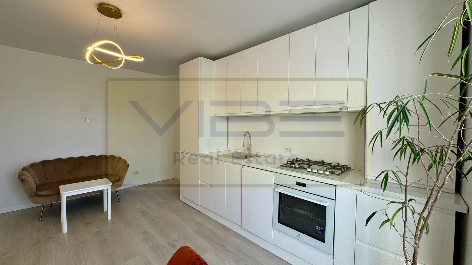 Apartament 3 camere decomandat Podu Ros  Piata Nicolina - Poză 1
