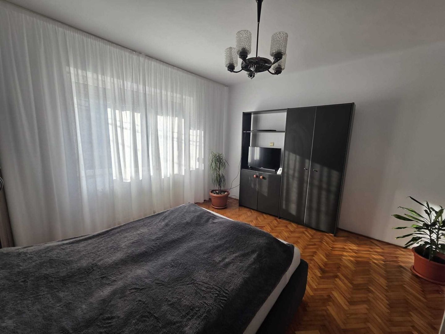 BRASADAS vinde ap 3 cam in zona Piata Mica. - Poză 3