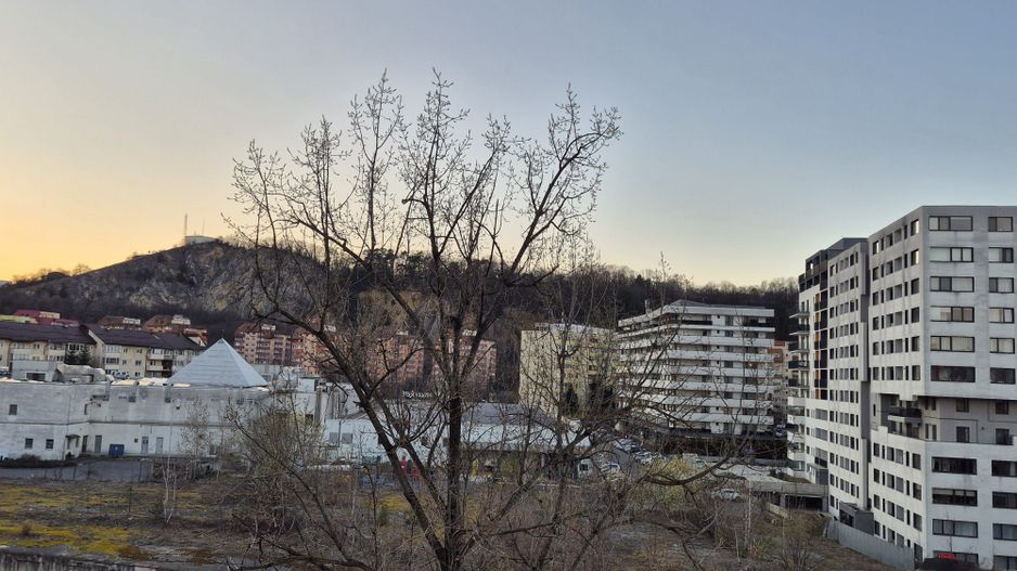 Exclusivitate -Apartament în bloc nou, Intrare Răcădău, cu priveliște spre Tâmpa - Poză 3