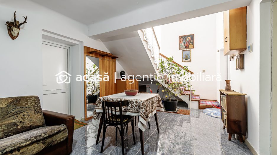 Preț NOU! Casa P+2 în zona centrală Chișineu-Criș - Poză 6