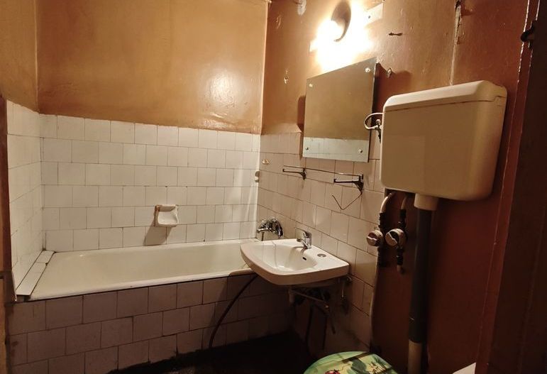 Vanzare apartament spatios 2 camere in  Titan -Ciucea, pret negociabil - Poză 4