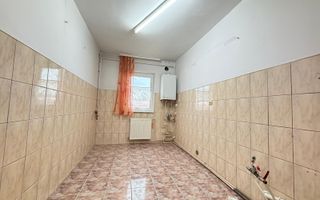 Apartament 3 camere, decomandat, etajul 3/4 - Cisnadie - Poză 6