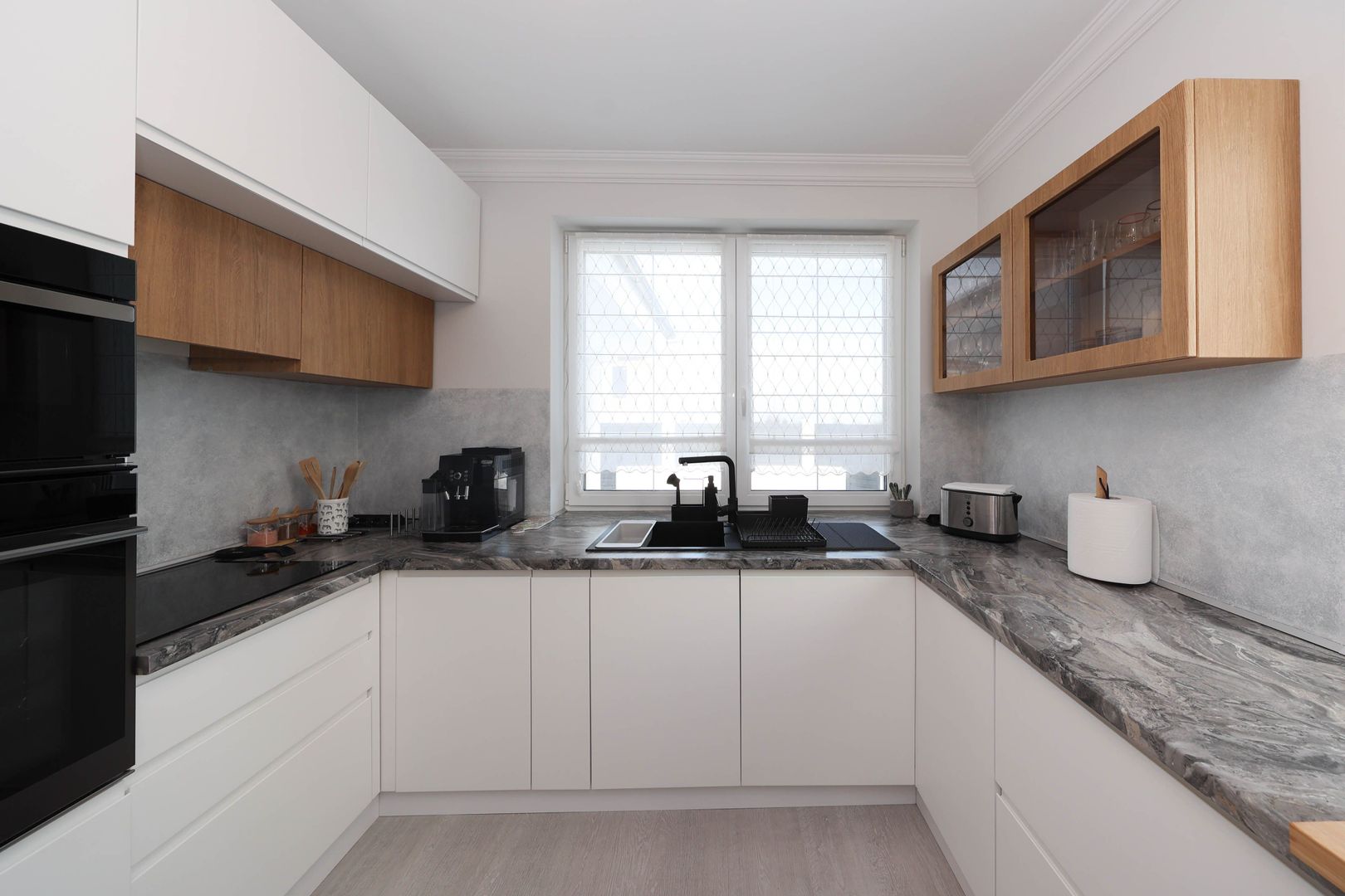 Casă ideală pentru familie în Brașov, Bunloc – spațioasă, luminoasă, priveliște - Poză 6