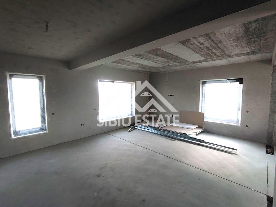 Casa 4 camere, 3 bai, garaj si curte larga, Sibiu Selimbar - Poză 10