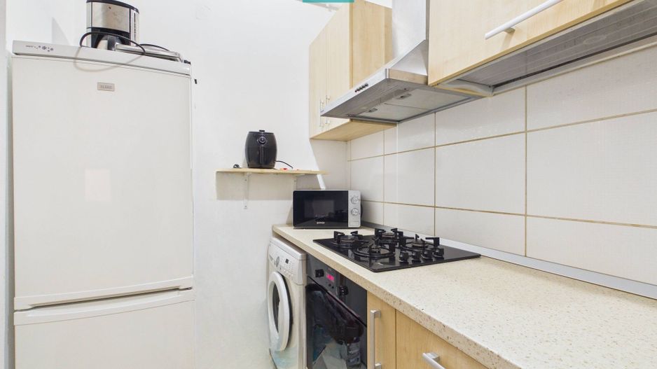 Apartament 43 mp, mobilat, AC, parter, decomandat - Poză 14