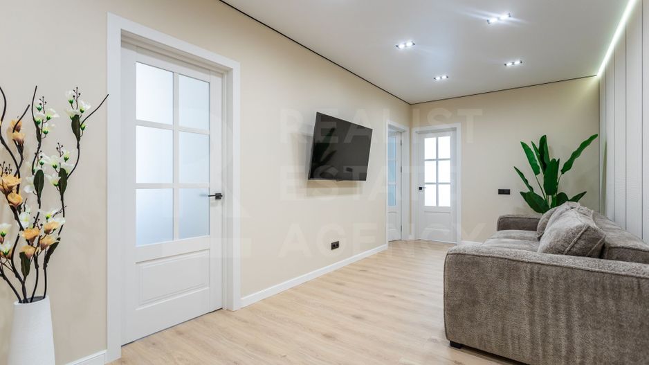 Vânzare, apartament,3 camere, Strada Nicolae Milescu Spătarul, Ciocana - Poză 5
