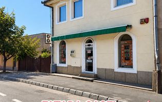 Casa 3 camere, 97 mp(etaj 1) + 2 spatii anexe in aceeasi curte