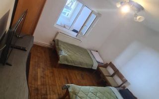 🏠 Vând apartament 2 camere (transformat în 3) - Poză 1