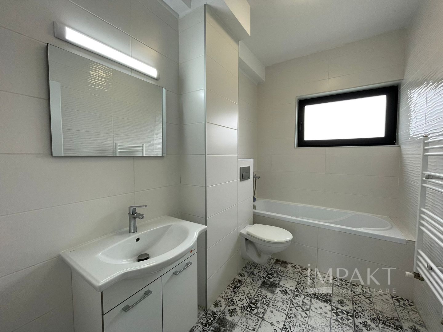 Casă / Vilă cu 4 camere de închiriat - Dezmir - Poză 8