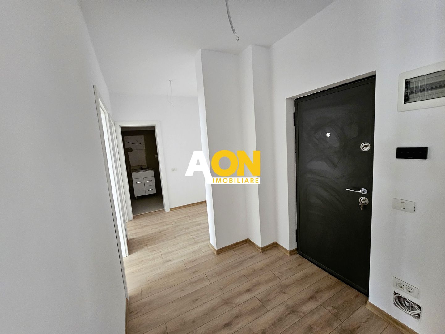 Apartament 3 camere, bloc nou, 63 mp utili + balcon, zona Centru - Poză 4
