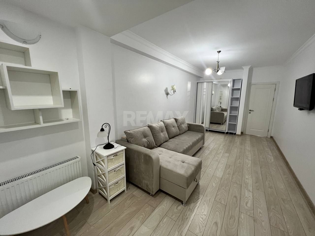Apartament cu 3 camere de vânzare - Poză 1