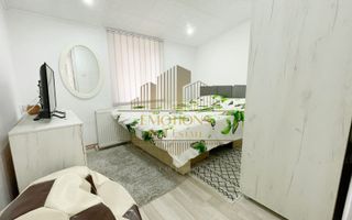 OCAZIE | Casa 3 camere - curte comuna - central | P+M - Poză 1