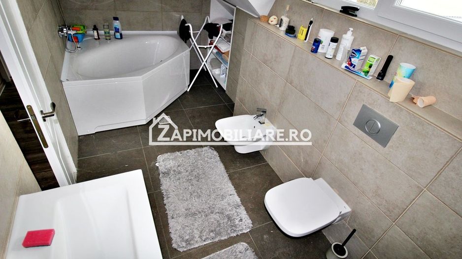 Casa D-P-E, 5 camere 200 mp,1.000 mp teren, garaj, semineu - Poză 9