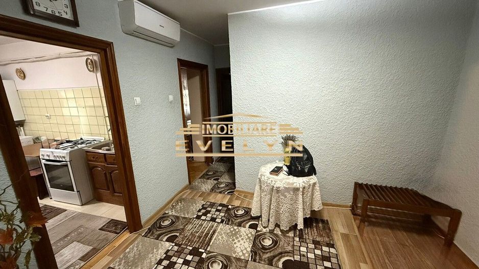 De vânzare apartament 3 camere – zona Pietonalul Transilvaniei (Piata Mare) - Poză 2