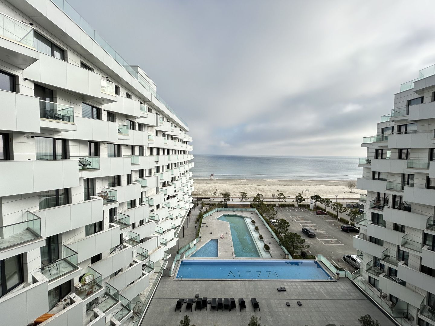 Studio cu vedere frontala la mare | Alezzi Infinity | loc parcare - Poză 1