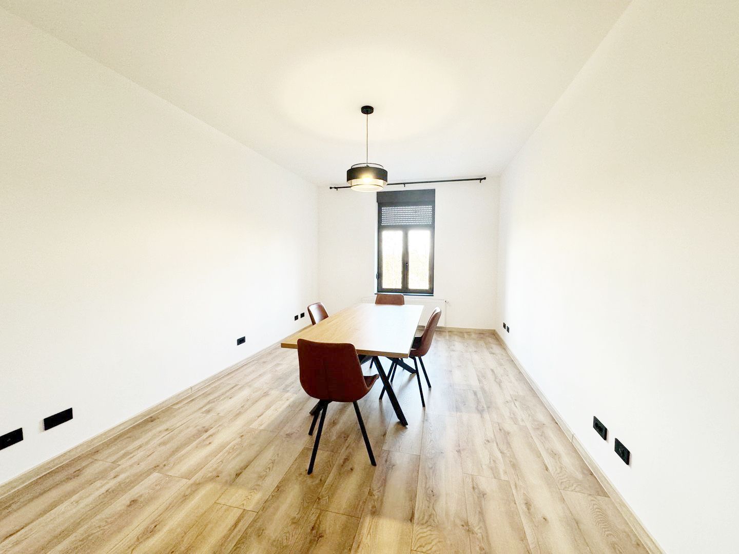 Apartament pretabil pentru birouri. B-dul V. Milea. - Poză 1