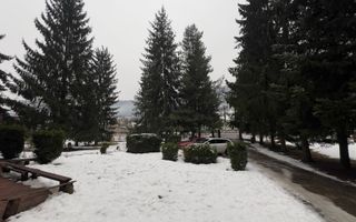 Hotel / Pensiune de vânzare în Central, Slanic-Moldova - Poză 4