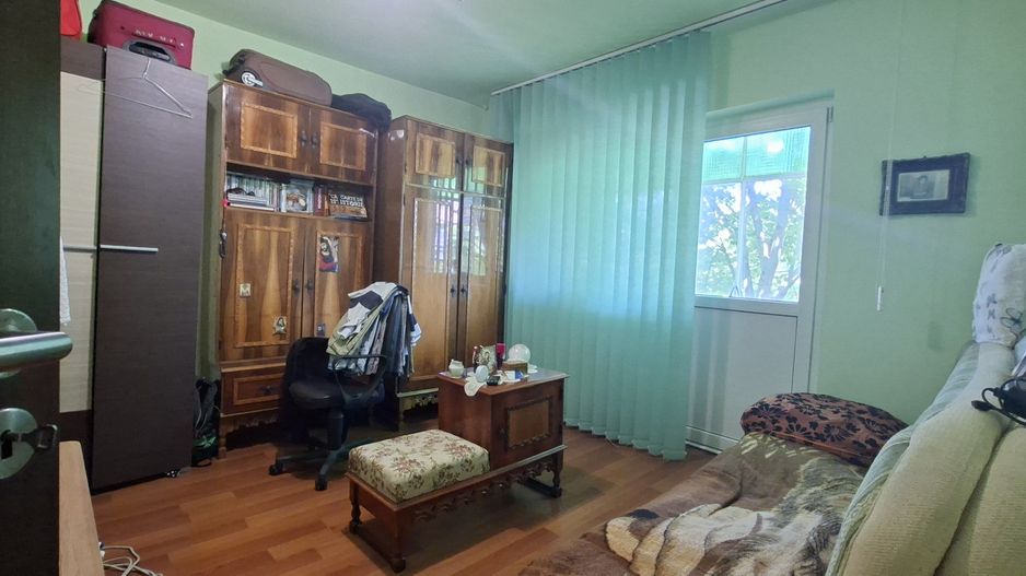 Apartament decomandat 3 camere - zona Torontalului - Poză 14