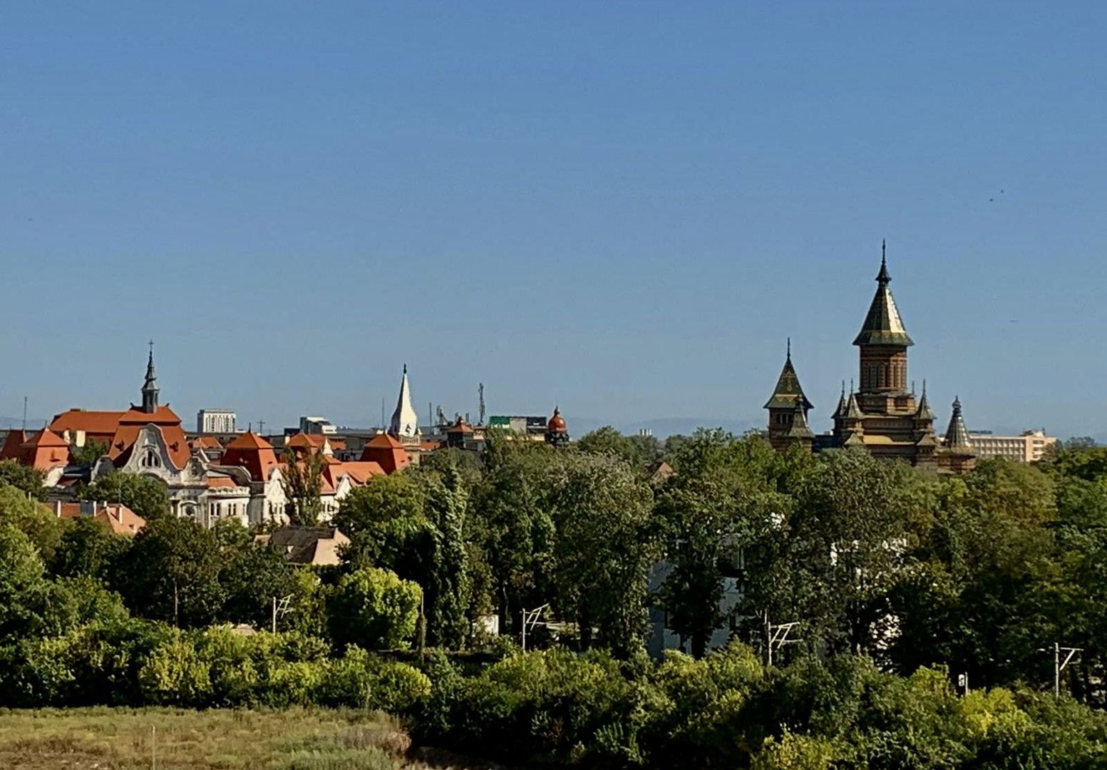 Apartament premium de închiriat la City of Mara - trei camere - Poză 20