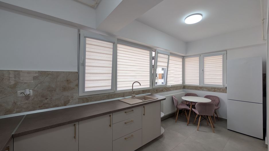 Apartament nou, 2 camere, mobilat/utilat premium + parcare subterană - Poză 14