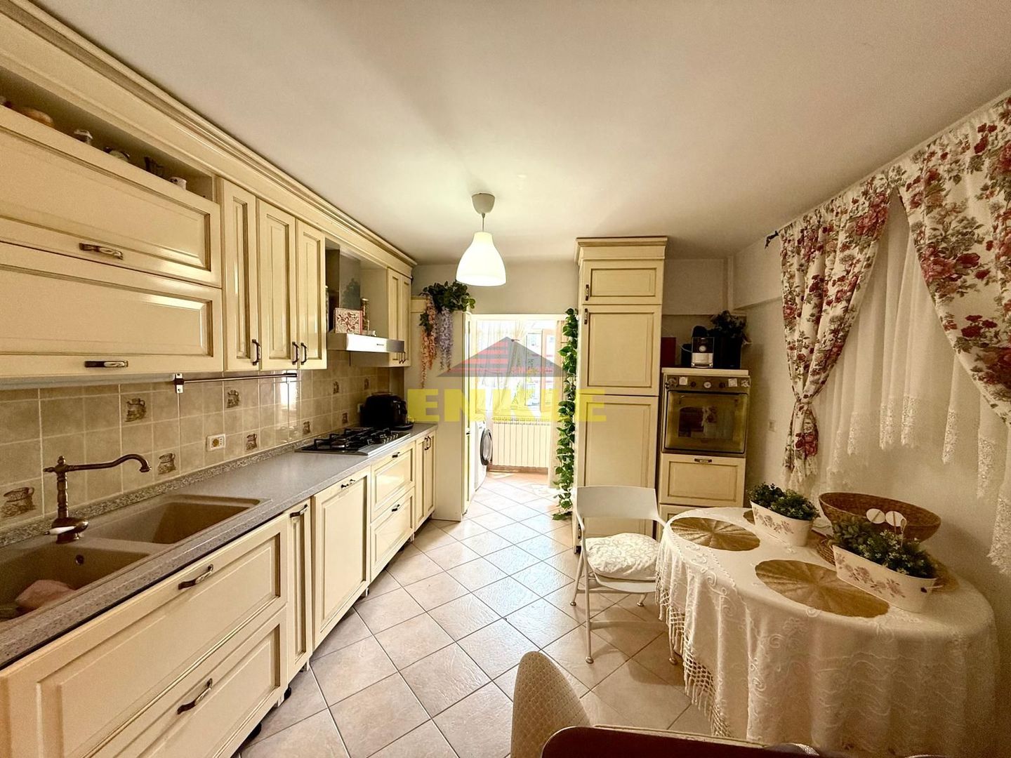 Apartament 2 camere decomandat, ultracentral - Poză 1